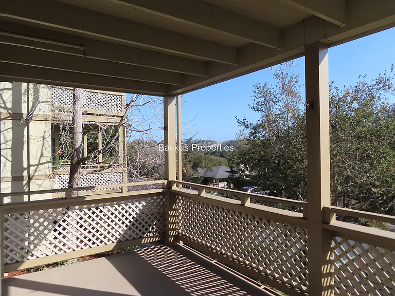 530 Pheasant Ridge Rd — Photo 17