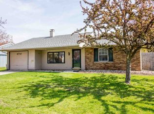 6710 Bittersweet Dr, Fort Wayne, IN 46825