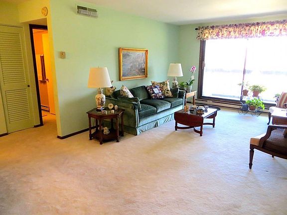 3rd image of 9002 W Lisbon Ave Unit 309