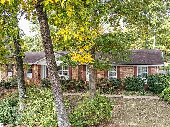 3rd image of 215 Crestwood Dr