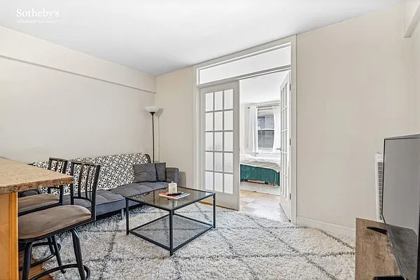 Rented by Sotheby's International Realty | media 8