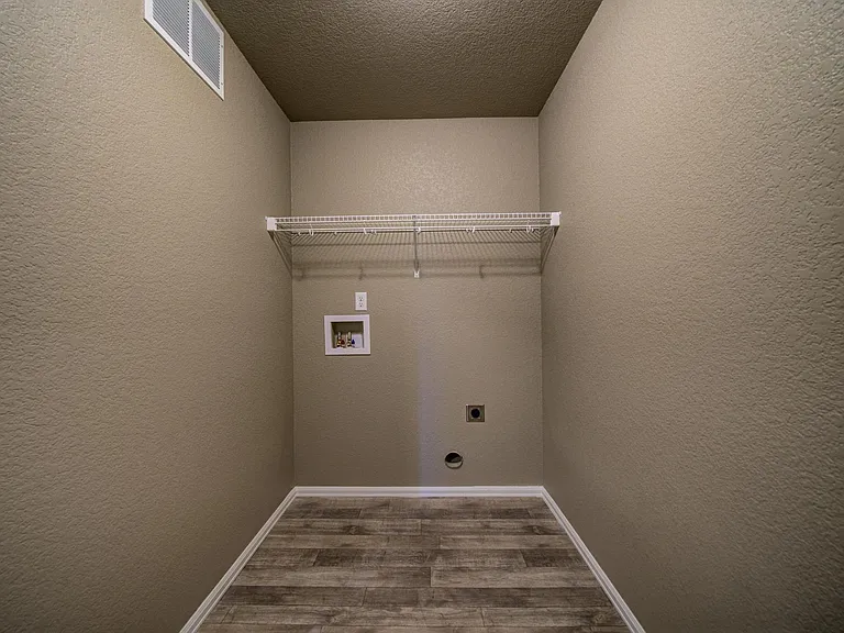 7685 Forest Meadows Ave — Photo 23