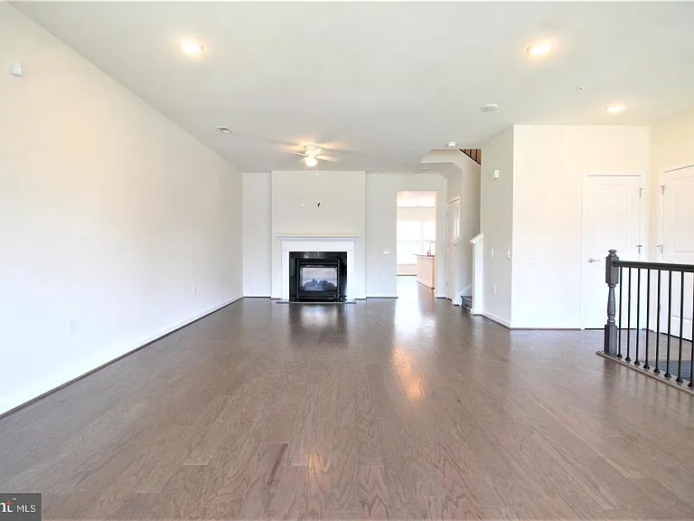 3974 Norton Pl #50 — Photo 7