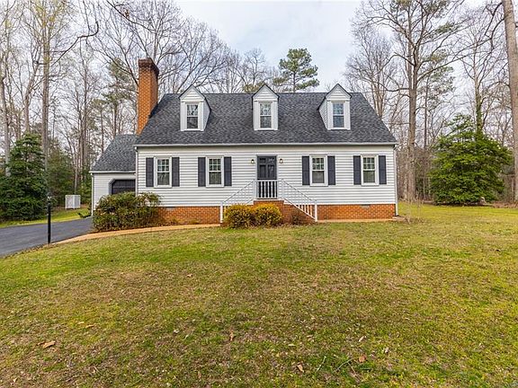 2nd image of 3600 S Woodland Cir