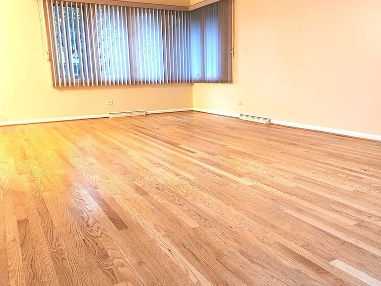 209 N Stevenson Ln — Photo 3