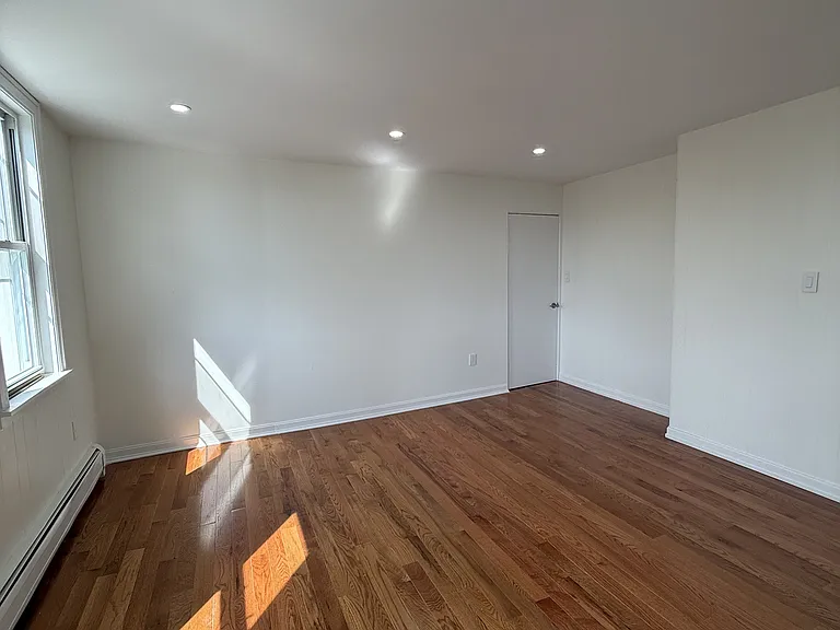 410 Smith St #1 — Photo 3