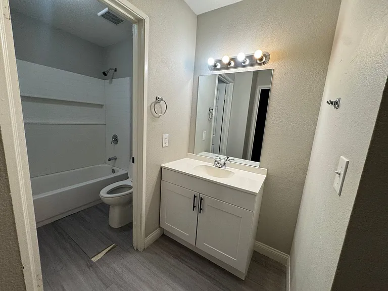 5237 Garden Ln — Photo 6