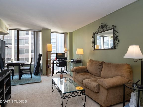 4th image of 230 E Ontario St APT 2403