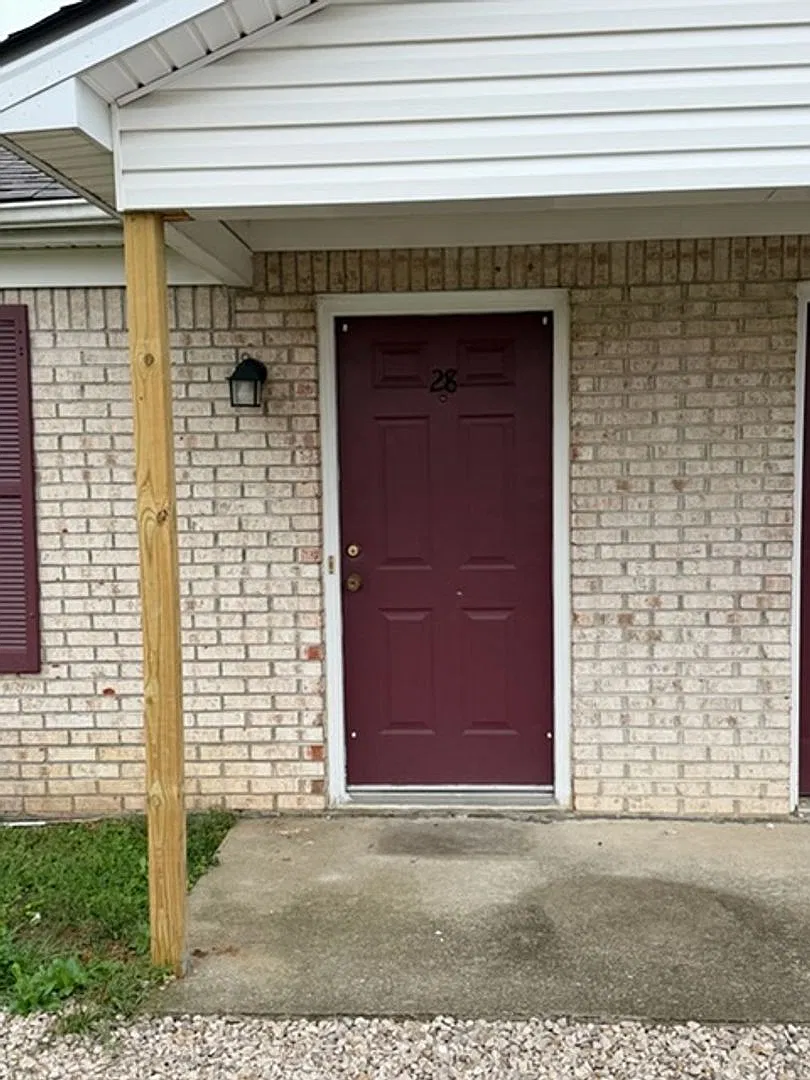 206 Patsy Drive — Photo 2