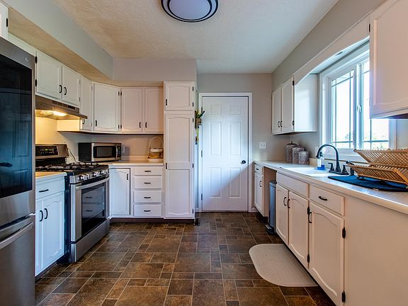 5th image of 16726 Stoney Lane Dr