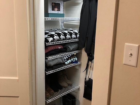 4th image of 43 E Vaughn St APT 3