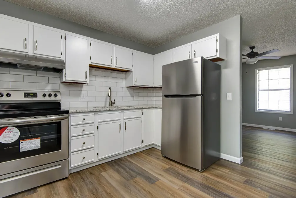 2 bed, 1.0 bath, 800 sqft, $900 — Photo 1