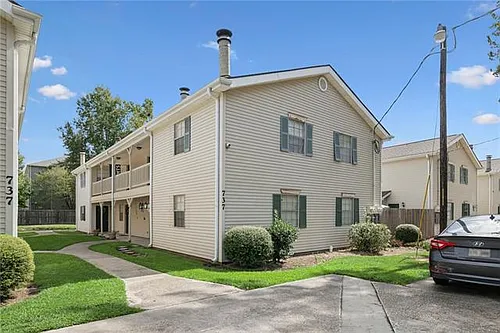 737 Heavens Dr #7 Photo 1