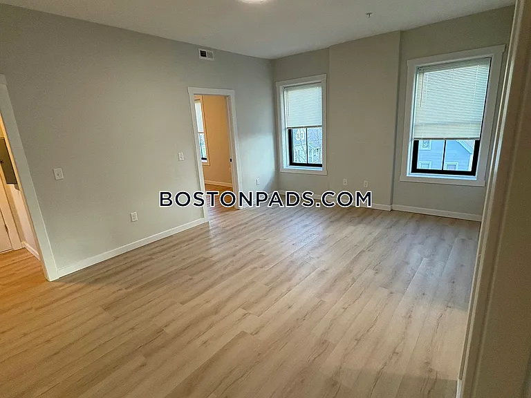 28 Woodland St #3 — Photo 8