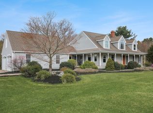 92 1/2 Tracy Rd, Dudley, MA 01571