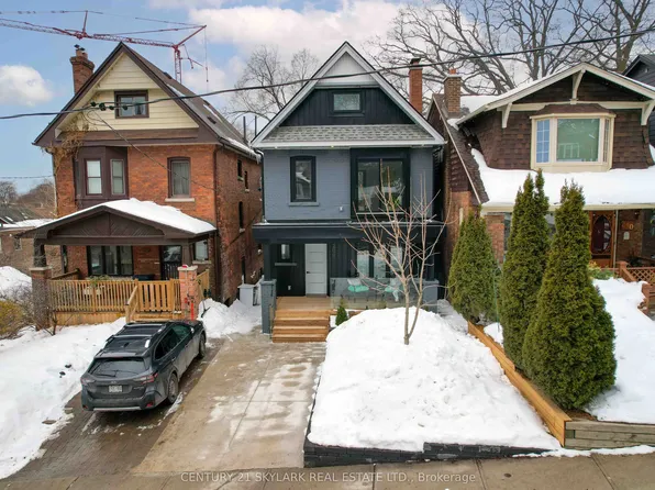 208 Gainsborough Rd, Toronto, ON M4L 3C6