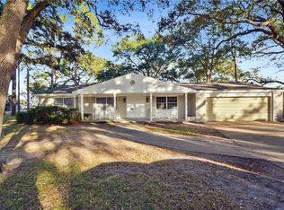 957 N Beachview Dr, Jekyll Island, GA 31527