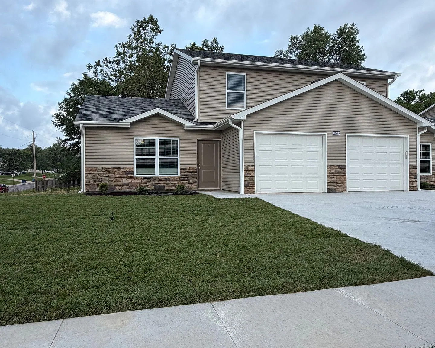 Cor15405 — Photo 2