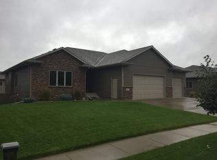 8404 S Copper Ridge Rd, Sioux Falls, SD 57108