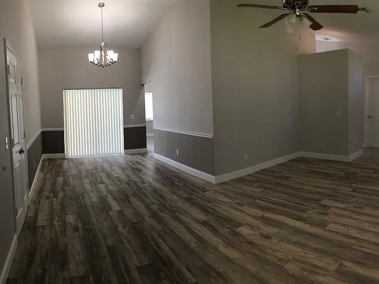 545 Grace St — Photo 8