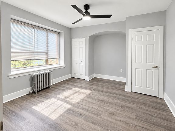 5th image of 217 W Walnut Ln #D