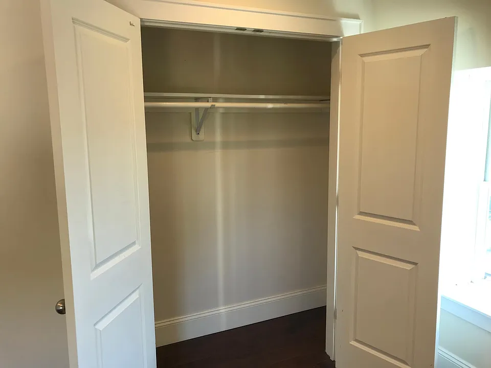 Closet Bedroom 2