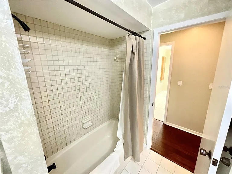 1349 Hillside Dr — Photo 23