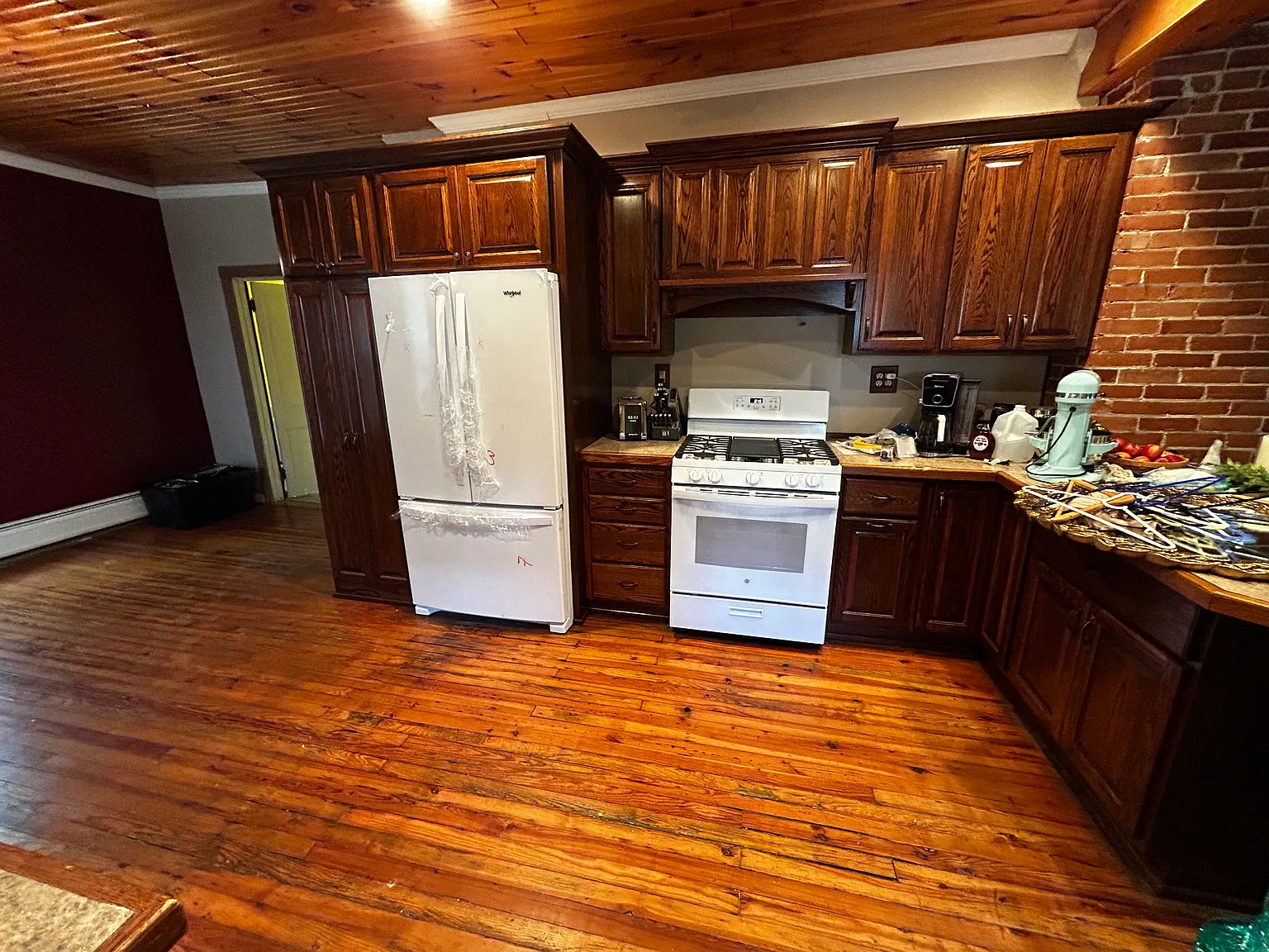 4 bed, 1.5 bath, 2110 sqft, $1,200 — Photo 4