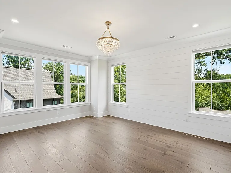 2428 Runnymede Ln — Photo 36
