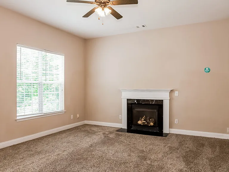 10023 Montrose Dr NW — Photo 4
