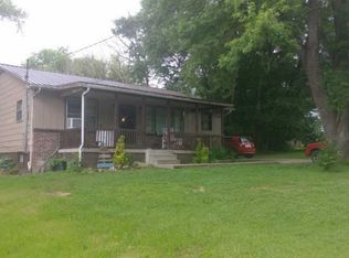 40 S Winn Ave, Irvine, KY 40336