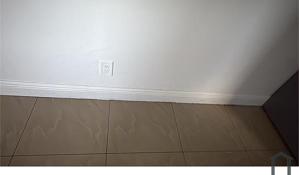 1st image of 944 W 10th St #104