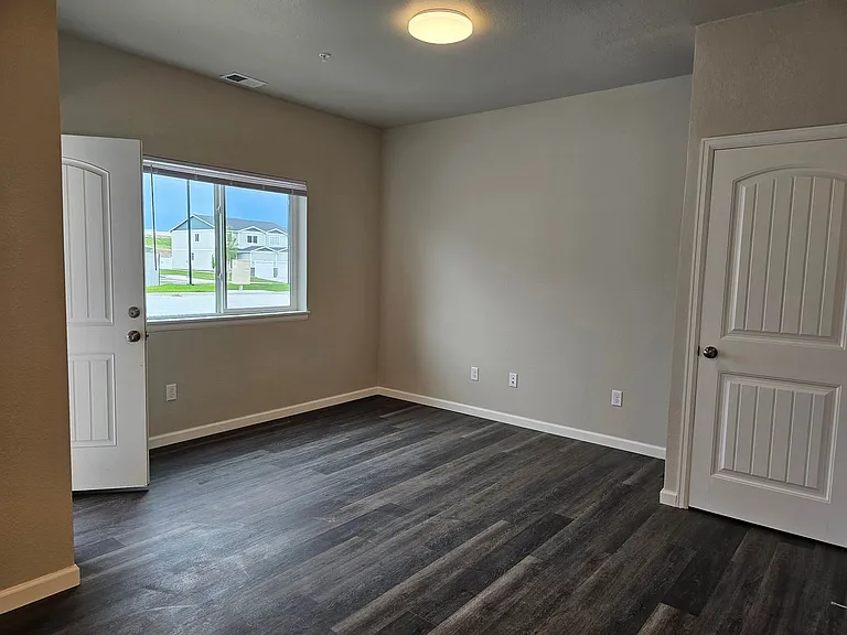 1615 Richard Martin Dr — Photo 4