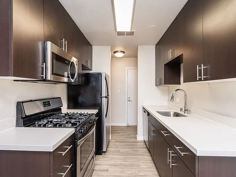 Riverbend Apartments — Photo 1