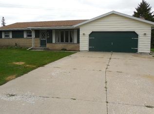 2005 Markham St, Manitowoc, WI 54220