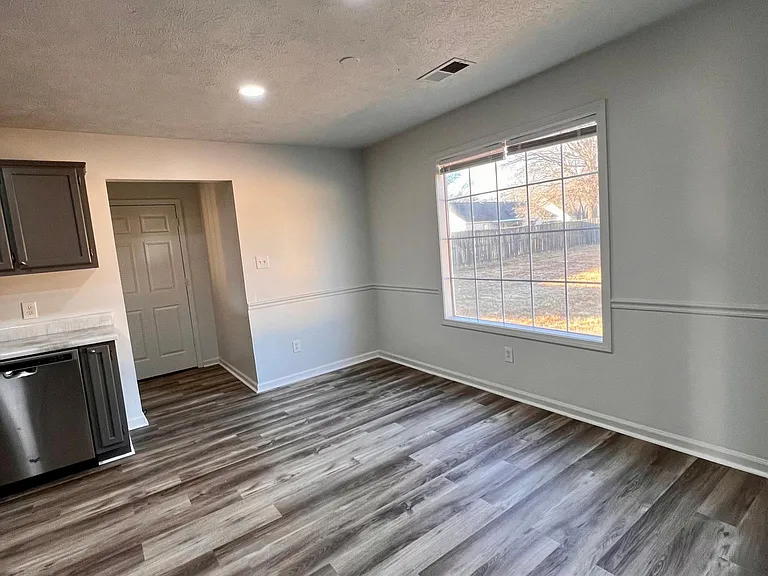 17 Sagefield Cv — Photo 3