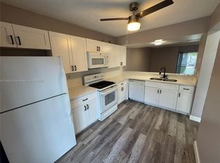 843 Crystal Lake Dr, Pompano Beach, FL 33064