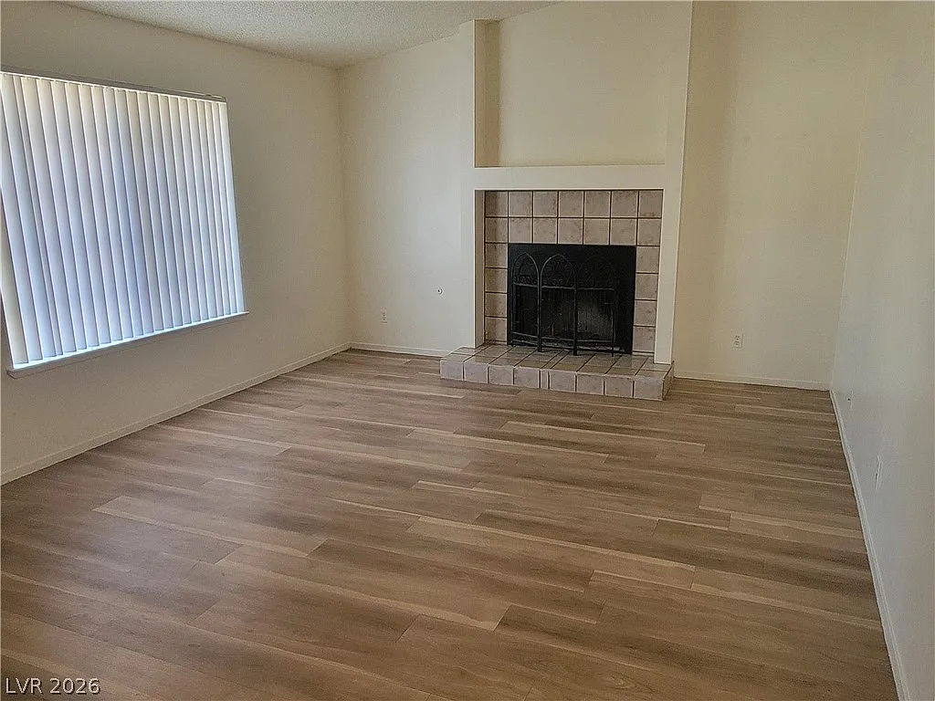 Building Photo - 3309 Miramar Dr