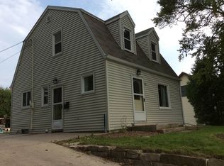 310 N 4th St, Algoma, WI 54201