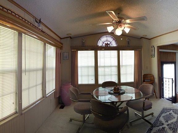 4th image of 35 Jasper Dr