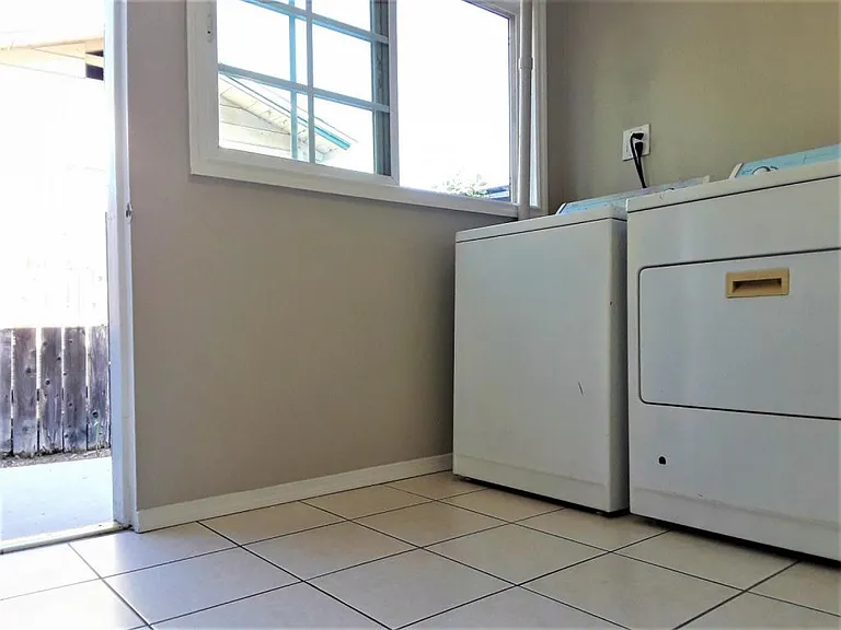 170 N Dalton Ave — Photo 12