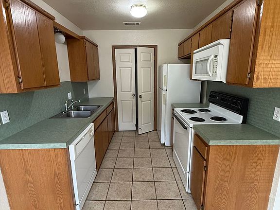 4th image of 1325 Brazil Ave #B