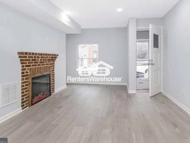 3706 Claremont Ave — Photo 12