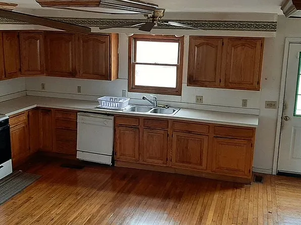 615 Church St, Neodesha, KS 66757