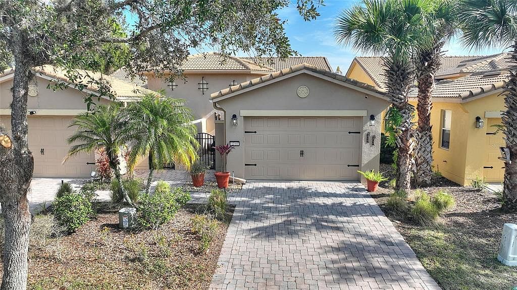 2316 Palm Tree Dr