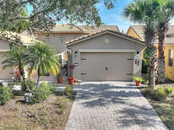 2316 Palm Tree Dr, Kissimmee, FL 34759