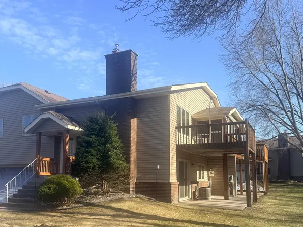 7043 Polaris Ln N, Maple Grove, MN 55311