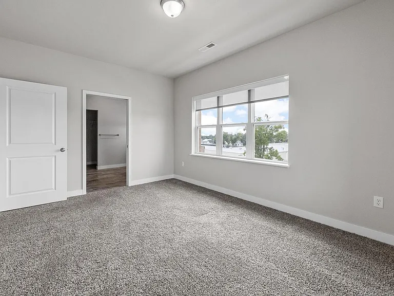 255 Robins Rd — Photo 48