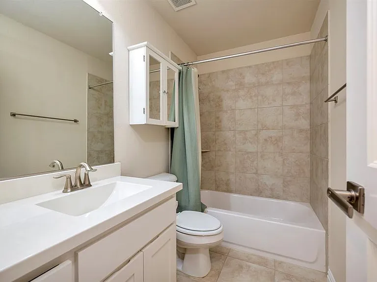 4600 Crossvine Dr — Photo 31
