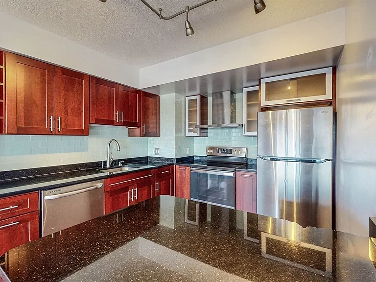250 Hammond Pond Pkwy #1203N — Photo 5